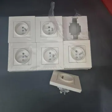 مآخذ كهربائية جدارية عالية الجودة