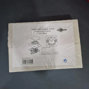 مآخذ كهربائية جدارية عالية الجودة