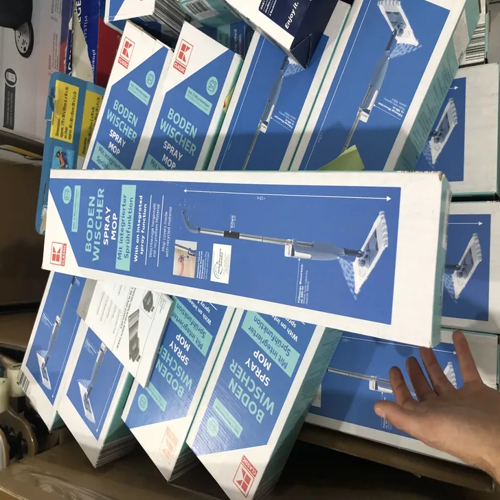 ممسحة أرضيات مع مرشة